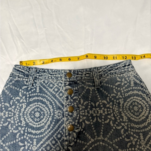 Free People paisley print denim mini skirt size 2 - Picture 7 of 7